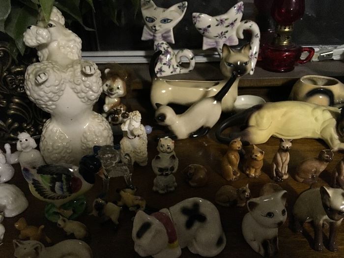 Cat Figurines 