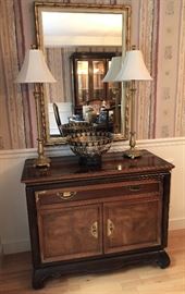 Matching sideboard with accent lamps and gold gilt mirror