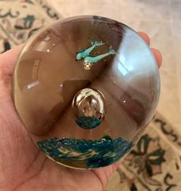 Two little fish art glass paperweight