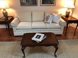 Everything is beautiful! Condition: Like New! 