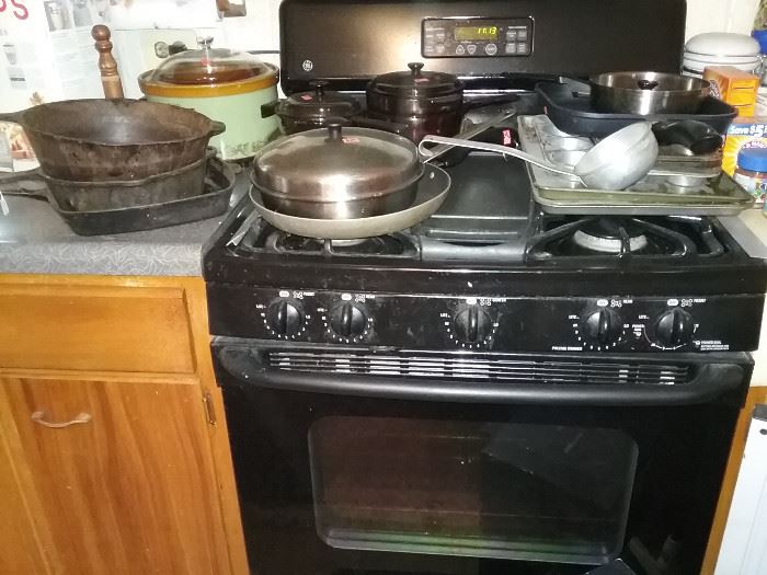Stove & Pots and Pans 