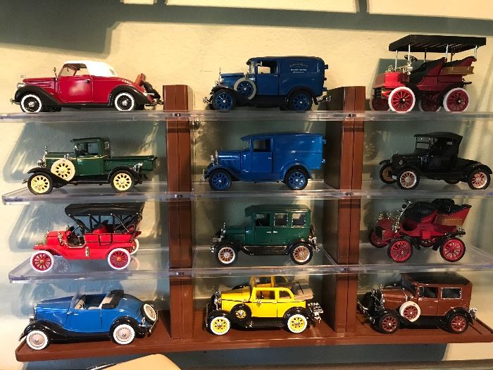 Collectible cars; die-cast model cars; approx. 100 of them! From antiques to modern.