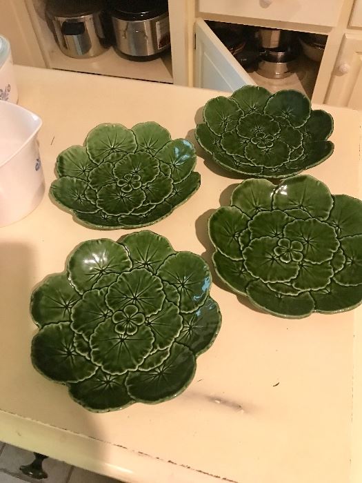Portuguese leaf plates