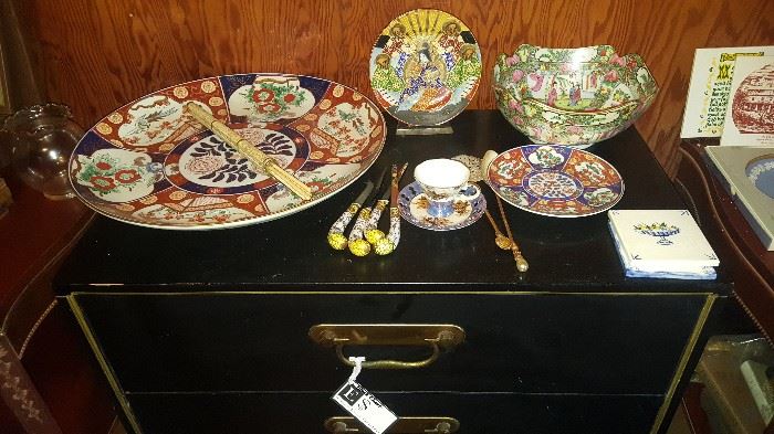 Oriental Decorative items and dresser 