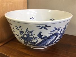 Delft pottery bowl