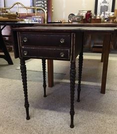 Small drop leaf table