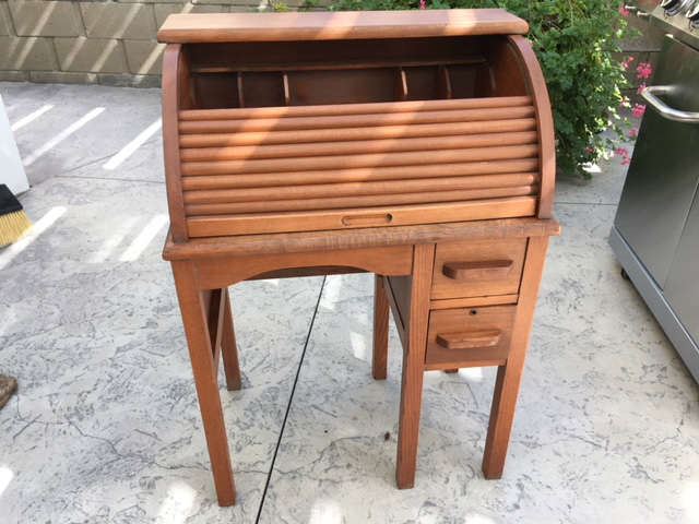 Child Size Roll Top desk - roll top needs repair work, but otherwise in great shape.  Asking $ 25.00