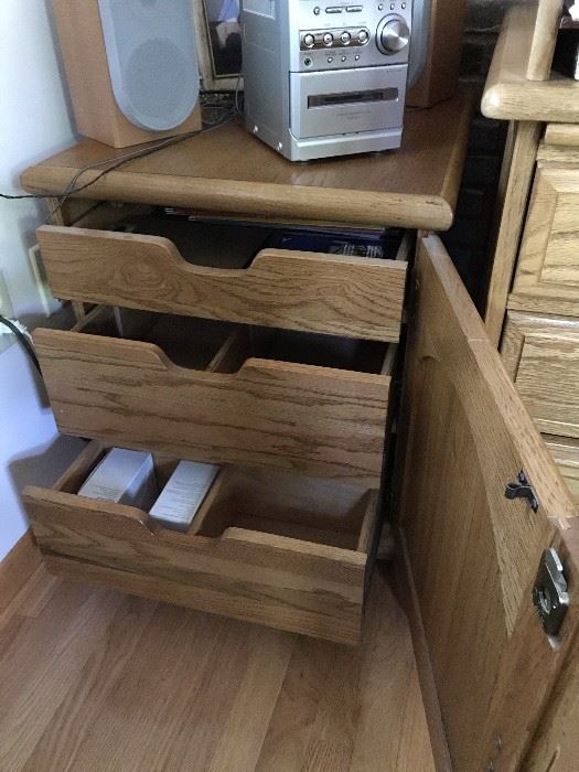PULL OUT 3 DRAWER OAK FILE CABINET