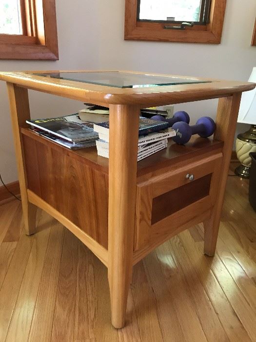 GLASS TOP OAK SIDE TABLE