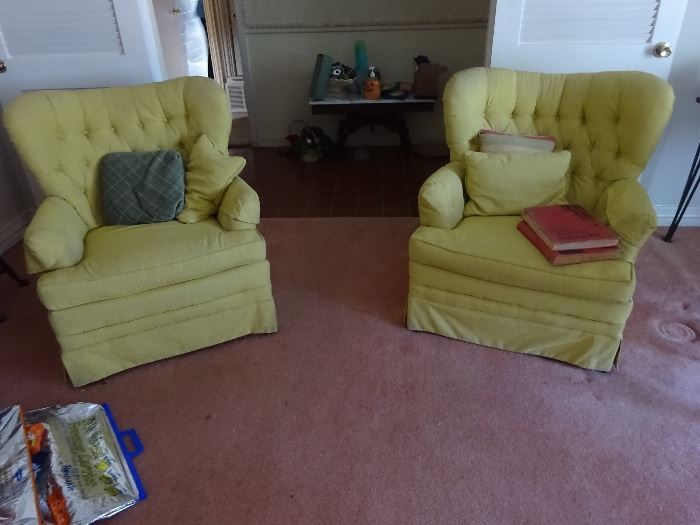 yellow 60's chair