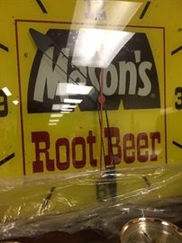 Mason's Root Beer Vintage Clock