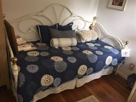 Iron day bed