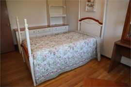 Broyhill White with Painted Flowers Twin Bed