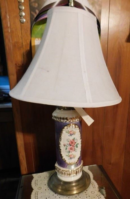 French Provincial Porcelain Lamp