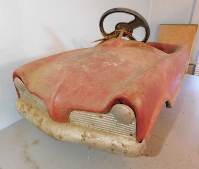 1940's Peddle Car in Original Condition.  All parts and Pieces are there.  Components all work