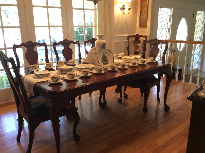 THE BEST Bernhardt Chippendale Dining Table and chairs with matching China Cabinet and Buffet