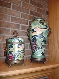 Beautiful high end painted lamp w/matching Ern, Jar w/lid and bowl