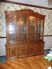 Bernhardt Dining room table w/2 leaves, pads, 6 cane back chairs, buffet and matching lighted China Cabinet