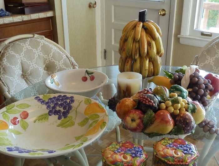 Misc. fruit motif bowls (Italy) and décor.