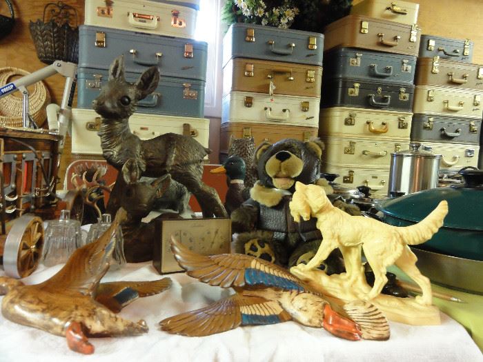 Duck decor, fawn, Bomber bear, dog with prey (Norleans, Made in Italy), !!!quantity!!! of vintage suitcases