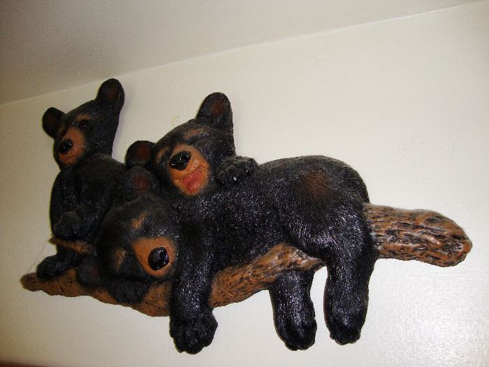 Cubs wall decor