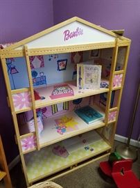Huge Barbie Dream house / Doll house!