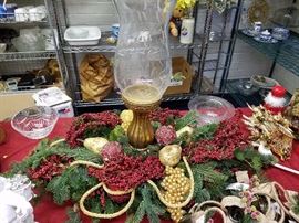 Lots of beautiful Christmas décor including some exquisite centerpieces!!