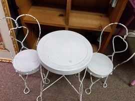 Ice cream shop table and chairs perfect for American Girl dolls!