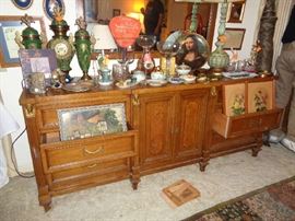 dresser w/mirror, Century Furniture co.