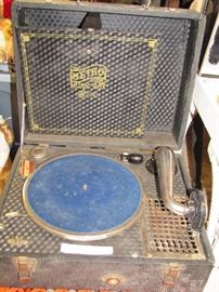 Antique portable Metro Victrola Music box