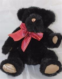 Black Jack - 289. 1991 Gund Signature Collection  in plush black/leather-tan. Stands 11" H in  excellent condition.  A reddish-orange iridescent  and gold edged ribbon neck bow. Ltd. # 0711 of  2800.
