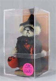 Little Gem Teddy Bear - Muffy Halloween: Witch I  Mini-862 In the box,  mohair-blond/cotton-orange/black.  Ltd. # 734 of  2000.  The commemorative 20th Anniversary Edition  of Witch I.  This miniature is the first Halloween
