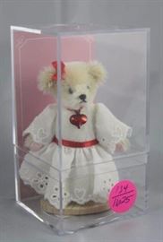 Little Gem Teddy Bear - Muffy Valentine I: Eyelet  Mini-861 In the box, mohair-blond/cotton-white.  Ltd. #1196  of 1500.  The commemorative 20th Anniversary  Edition of Valentine I.  
