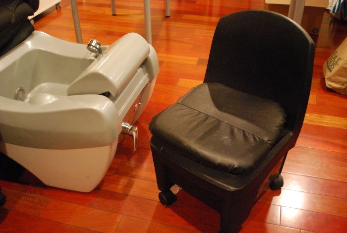 Pedicure chairs with attached sinks. Pedicurist rolling chairs. 
