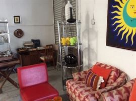 Chrome and glass round etagere