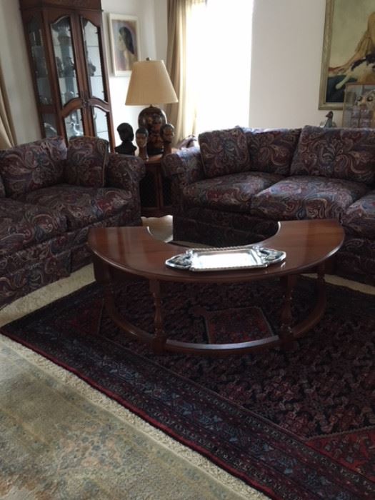 living room set, paisley design in great condition