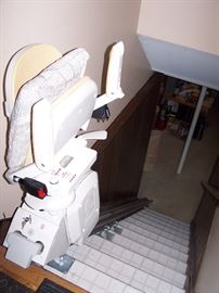 Acorn Elevator Chair  - Model 130, Straight Run, 145 inches, 300 lb capacity... If interested .... Can  purchase before sale!