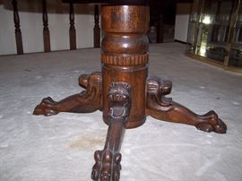 Vintage Lions Head & Claw Foot Dining room table