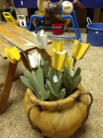 Too neat!! LOVE the wood and metal flowers!!