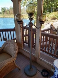 Outdoor floor lamp lantern
