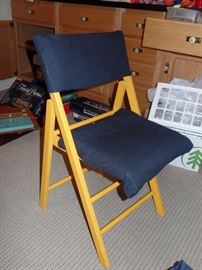 1 of 4 folding chairs