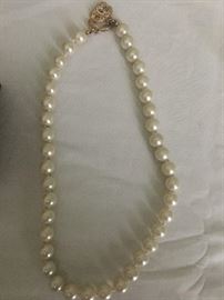 Chanel costume pearl necklace