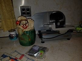 McCoy cookie jar has some cracks