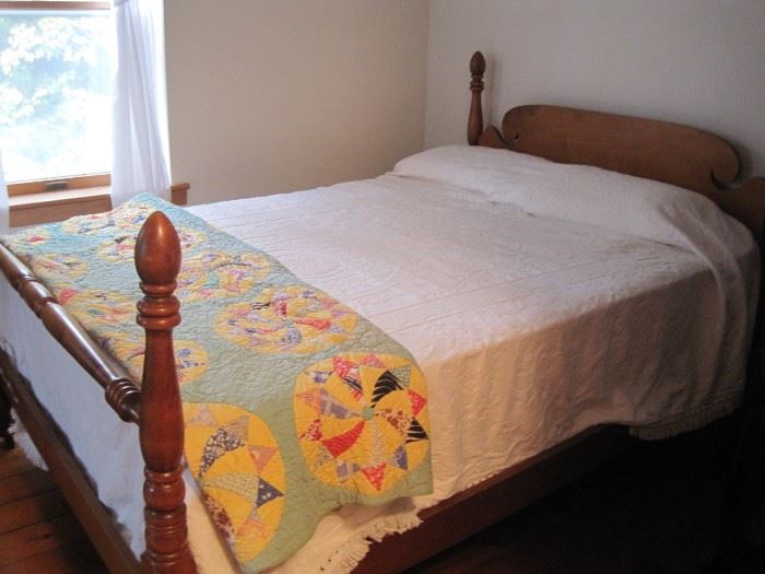 full size bed & quilt