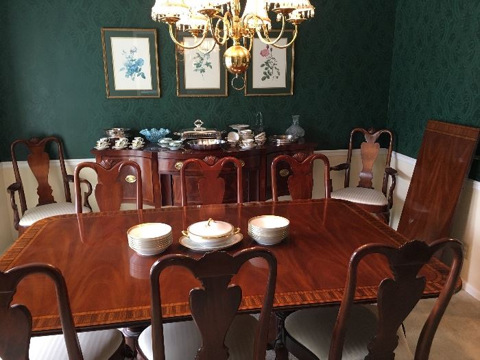 Hickory Chair Co. Mount Vernon Dining Room Suite {Table, 8 Chairs, Leaf, Sideboard}
