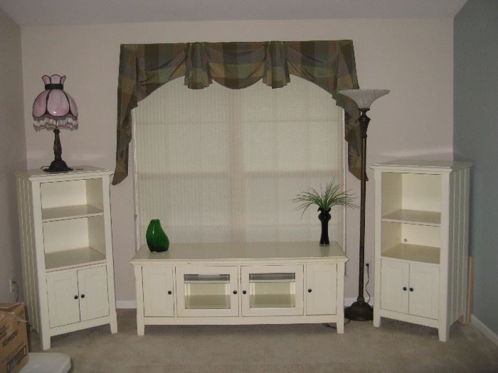 Riverside Flat Screen TV Stand & 2 Side Cabinets