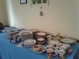 Many sets of china 