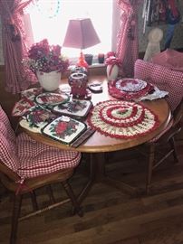 SOLID OAK SMALL KITCHEN TABLE WITH 2 CHAIRS