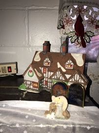 LOTS OF CHRISTMAS VILLAGE HOUSES