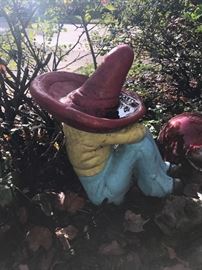 YARD DECORATION / YARD STATUES / GARDEN ACCENTS